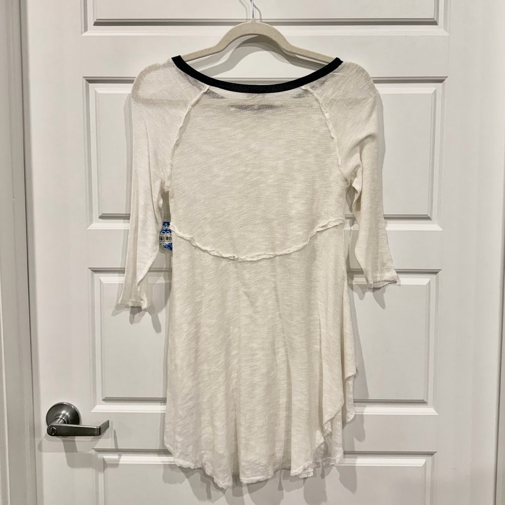 Free People Layering Tee Snow Combo Size S NWT Asymmetric Hem Soft Stretch - Picture 5 of 8